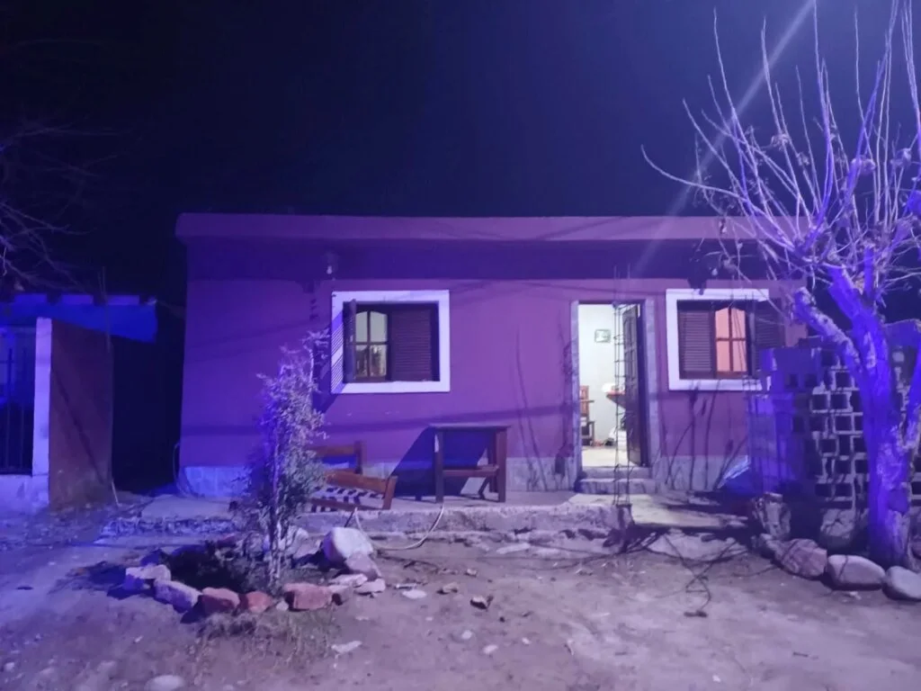 Agresión familiar en barrio Dorado Sur: joven prófugo tras atacar a su madre y abuela