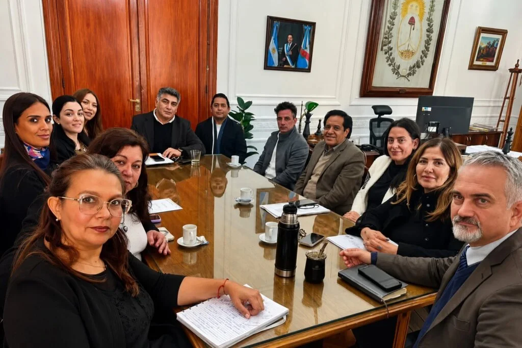 Avances en el acceso a medicamentos: el gobierno y farmacéuticas colaboran en La Rioja