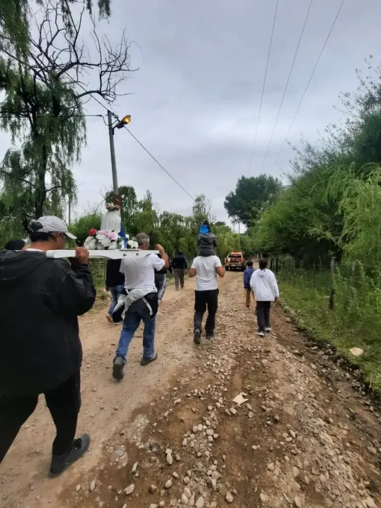 Confuso incidente en procesión de Santa Florentina deja a un hombre en terapia intensiva