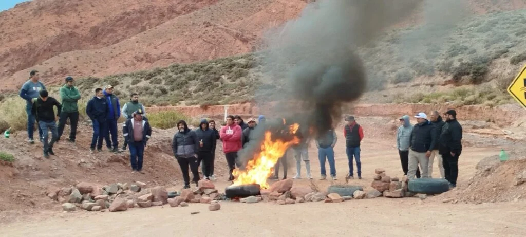 Corte total de ruta en Lamadrid: vecinos preocupados por incumplimiento de obras