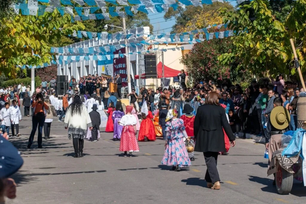 Desfile cívico militar cancelado en Anjullón: la crisis económica afecta celebraciones locales