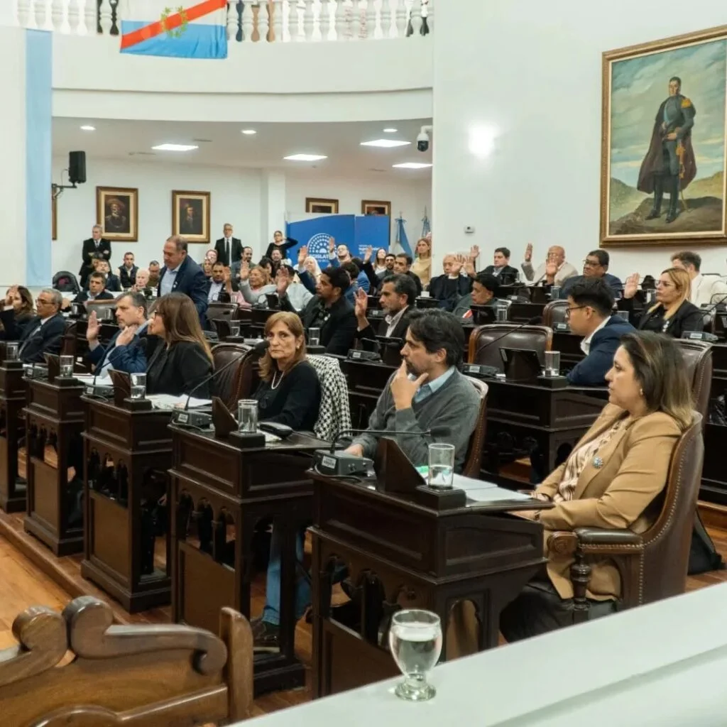 Diputados mantienen el Tesoro Regional en La Rioja tras fuerte debate político