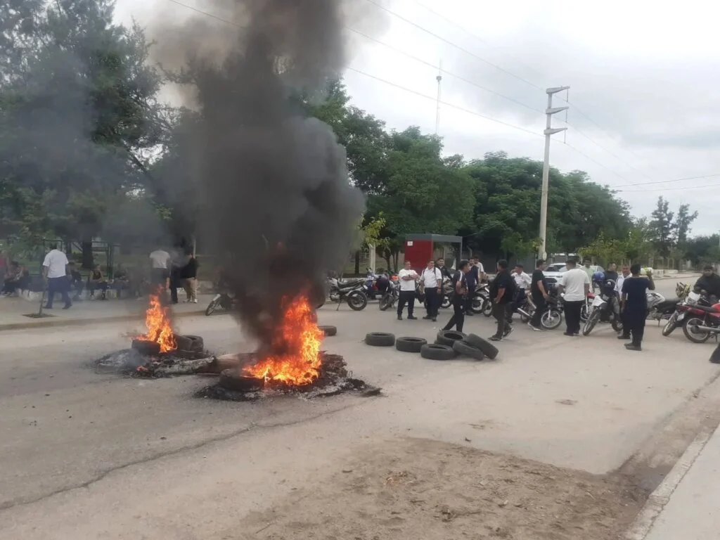 Fraude laboral en el Hospital Vera Barros: 53 trabajadores afectados por estafa millonaria