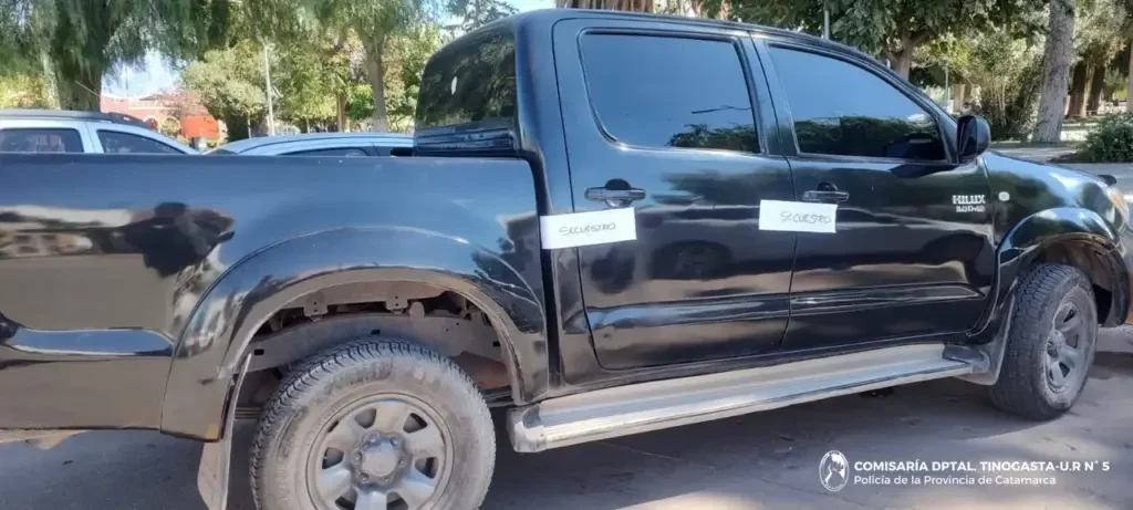 Justicia riojana impulsa el secuestro de camioneta en Catamarca por un caso pendiente