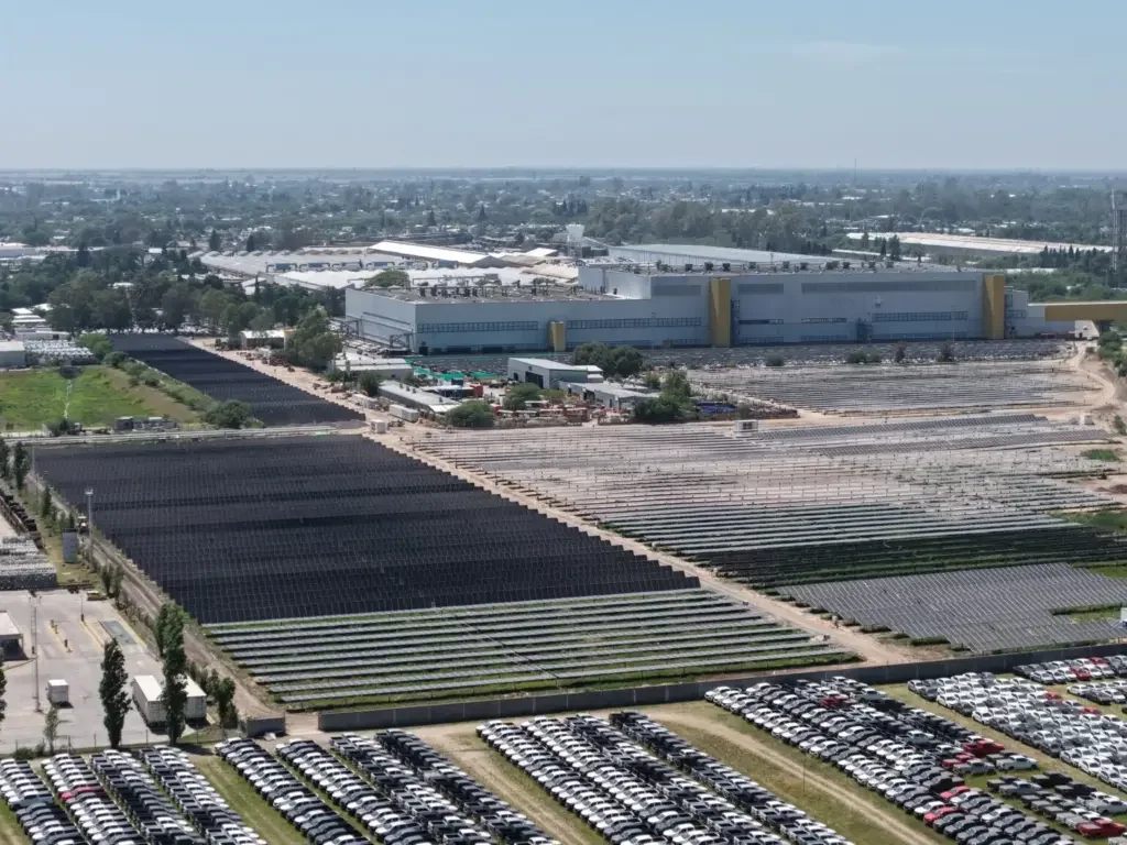 La Rioja potencia la industria automotriz en Córdoba a través de energía solar innovadora