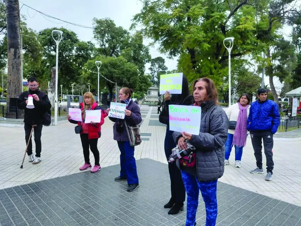 Movilizaciones en La Rioja: familiares de Jéssica Mercado exigen justicia en la Plaza 25 de Mayo