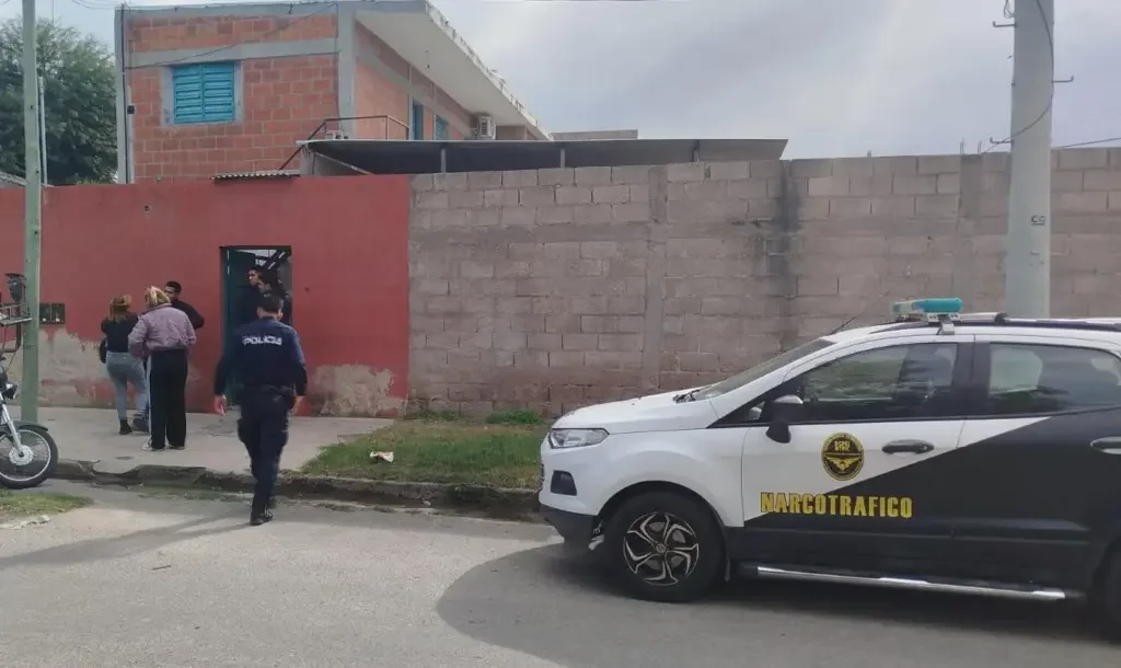Operativo en barrio Angelelli: la policía desmantela un punto de venta de drogas