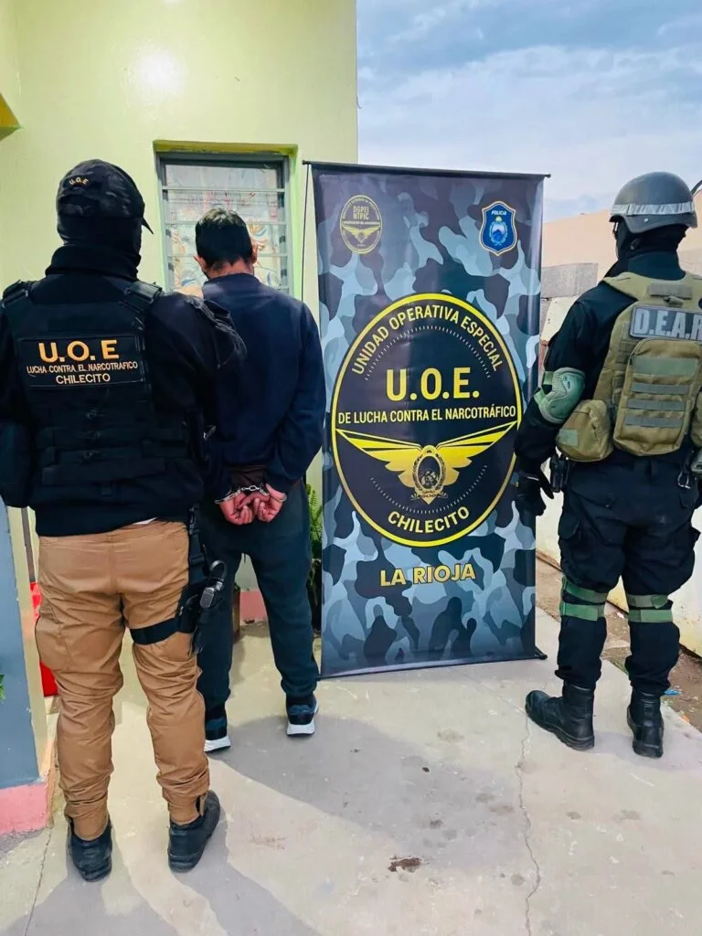 Operativo en Chilecito: detienen a un hombre con drogas y arsenal ilegal