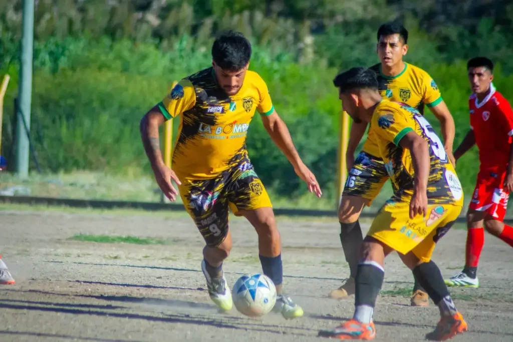 Partidos de fútbol en La Rioja: solo se jugarán en Zona D este fin de semana