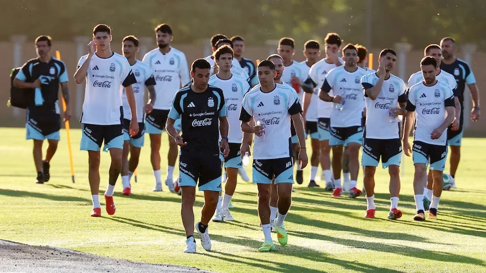 Racing enfrenta baja importante: desgarro de Gabriel Rojas tras amistosos internacionales