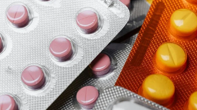 Silvia Brizuela advierte sobre el impacto de la venta ilegal de medicamentos en pacientes riojanos