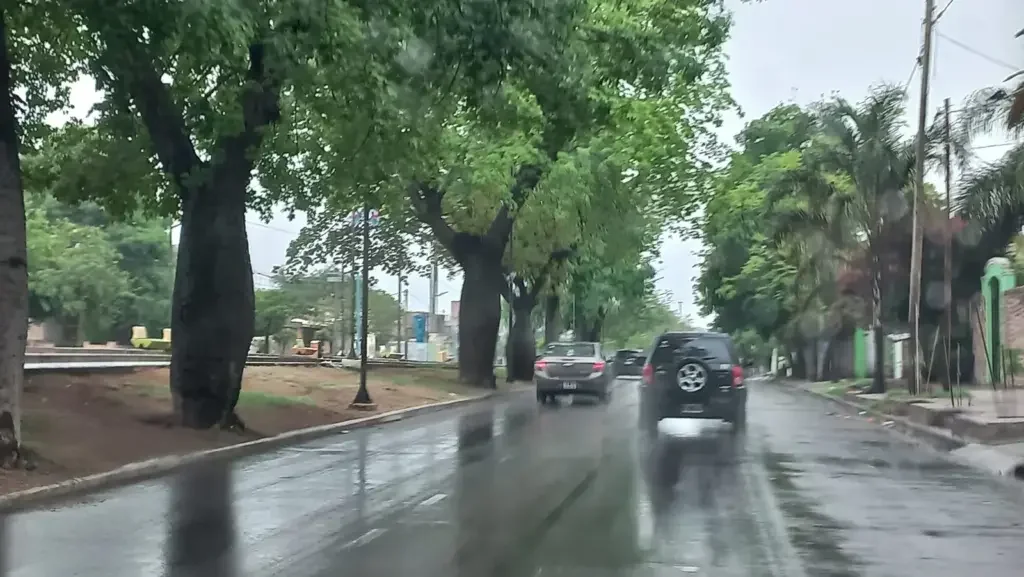 Vecinos de La Rioja se preparan ante el alerta por lluvias y vientos intensos