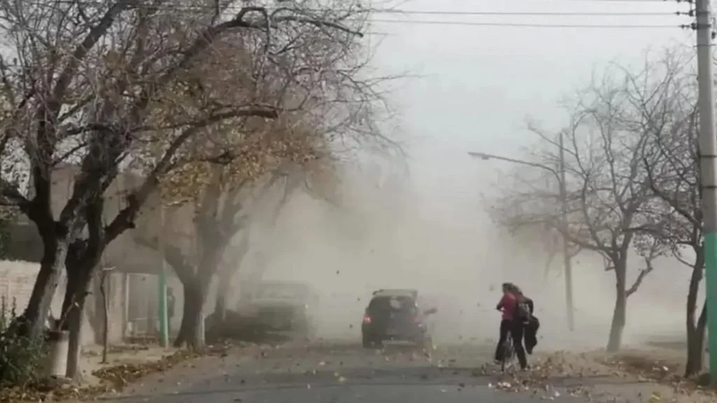 Viento Zonda genera preocupación en La Rioja: se recomienda precaución a los vecinos