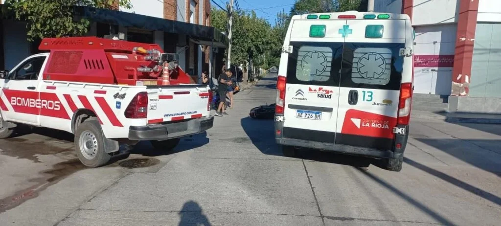 Accidente de motos en el centro de La Rioja deja a tres mujeres heridas