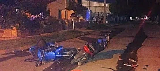 Accidente en barrio Evita: dos personas heridas tras colisión en La Rioja