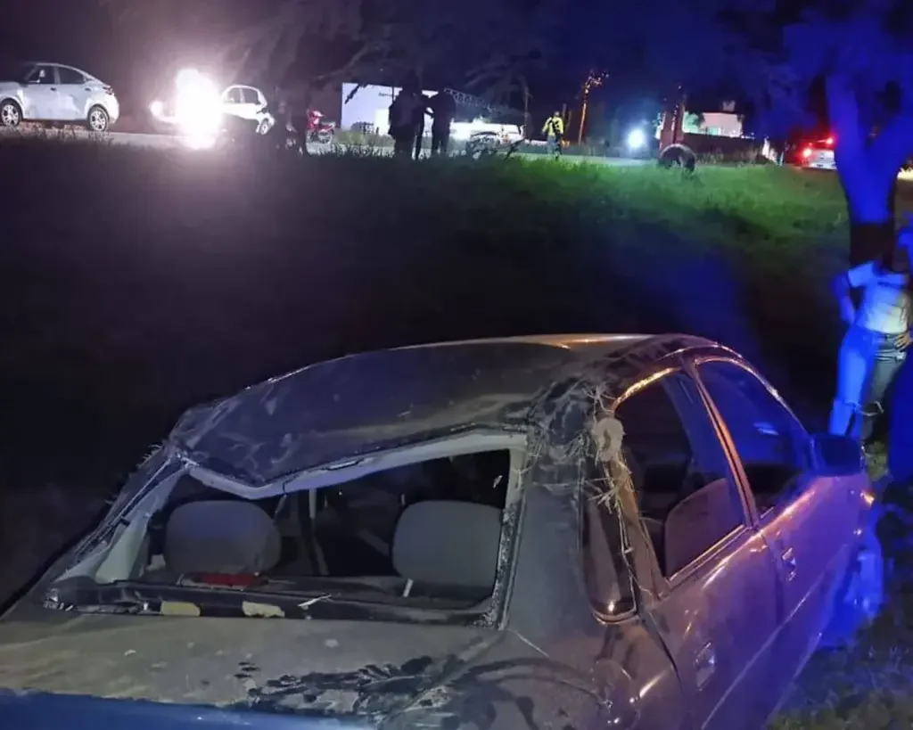 Accidente en Chamical provoca alarma entre los vecinos tras el vuelco de un automóvil