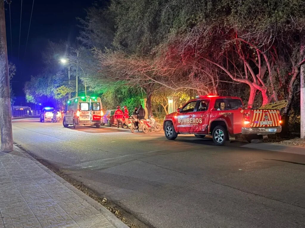 Accidente en Cochangasta: un hombre herido tras colisión entre moto y auto
