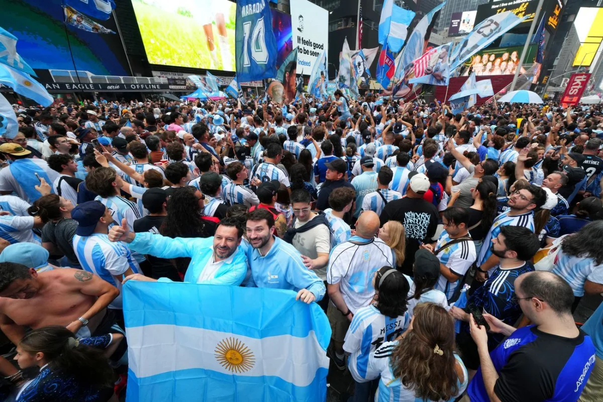 Argentina brilla en Nueva York: el emotivo banderazo previo a la final