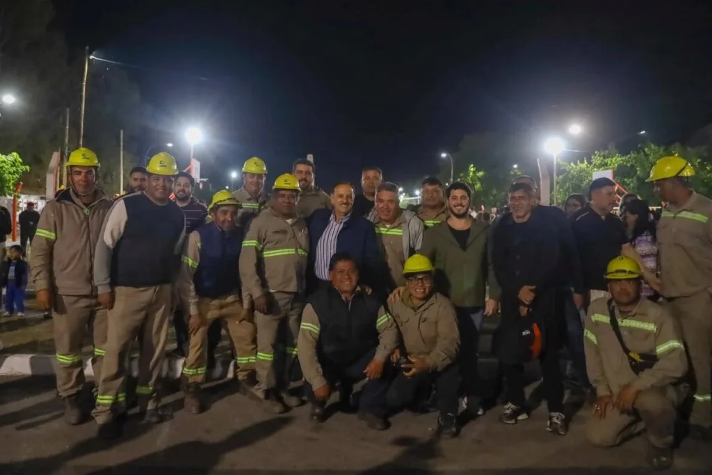 Avenida Madre Teresa de Calcuta en La Rioja estrena moderna iluminación pública