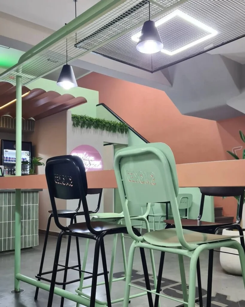 Avenida Rivadavia se queda sin hamburguesería: Smoked cierra sus puertas por crisis económica