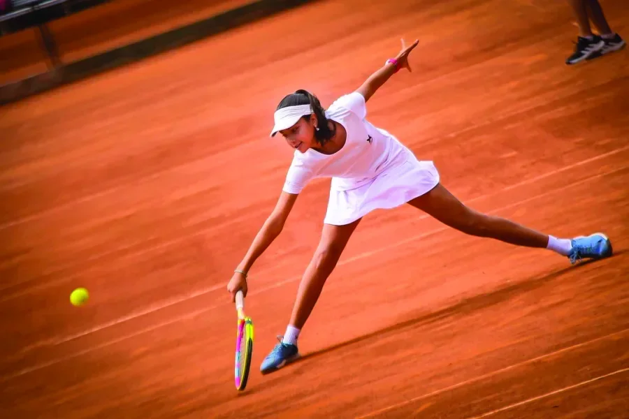 Camila Aguirre Ramos logra un destacado segundo puesto en el Asunción Bowl