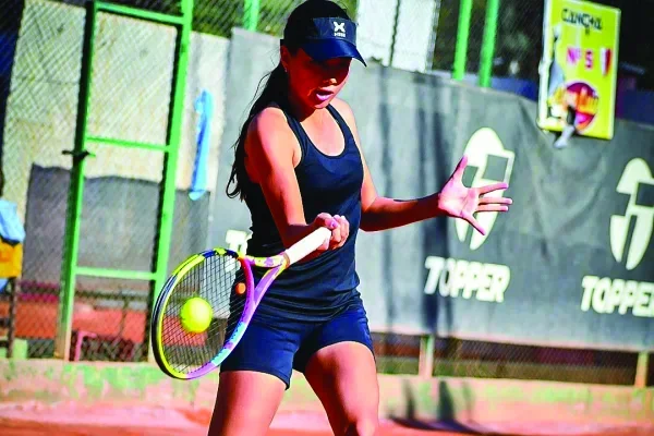 Camila Aguirre Ramos se clasifica para la segunda ronda del Regatas Bowl en Lima