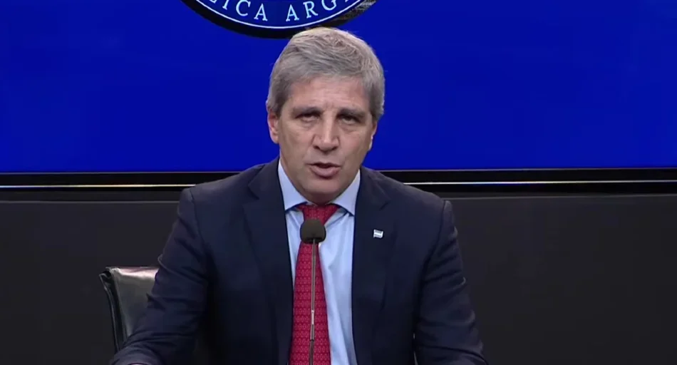 Caputo insta a los jóvenes a invertir sus ahorros en lugar de guardarlos en casa