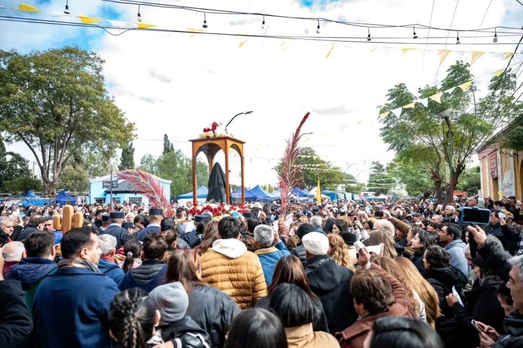 Celebraciones en Catuna: la comunidad rinde homenaje a Santa Rita con el gobernador presente