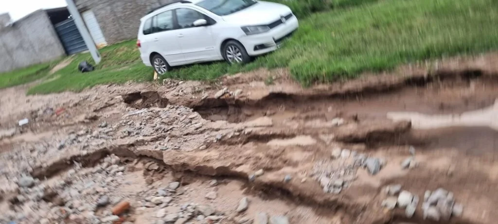 Corte de calle en barrio Saviore: vecinos exigen mejoras urgentes en las arterias