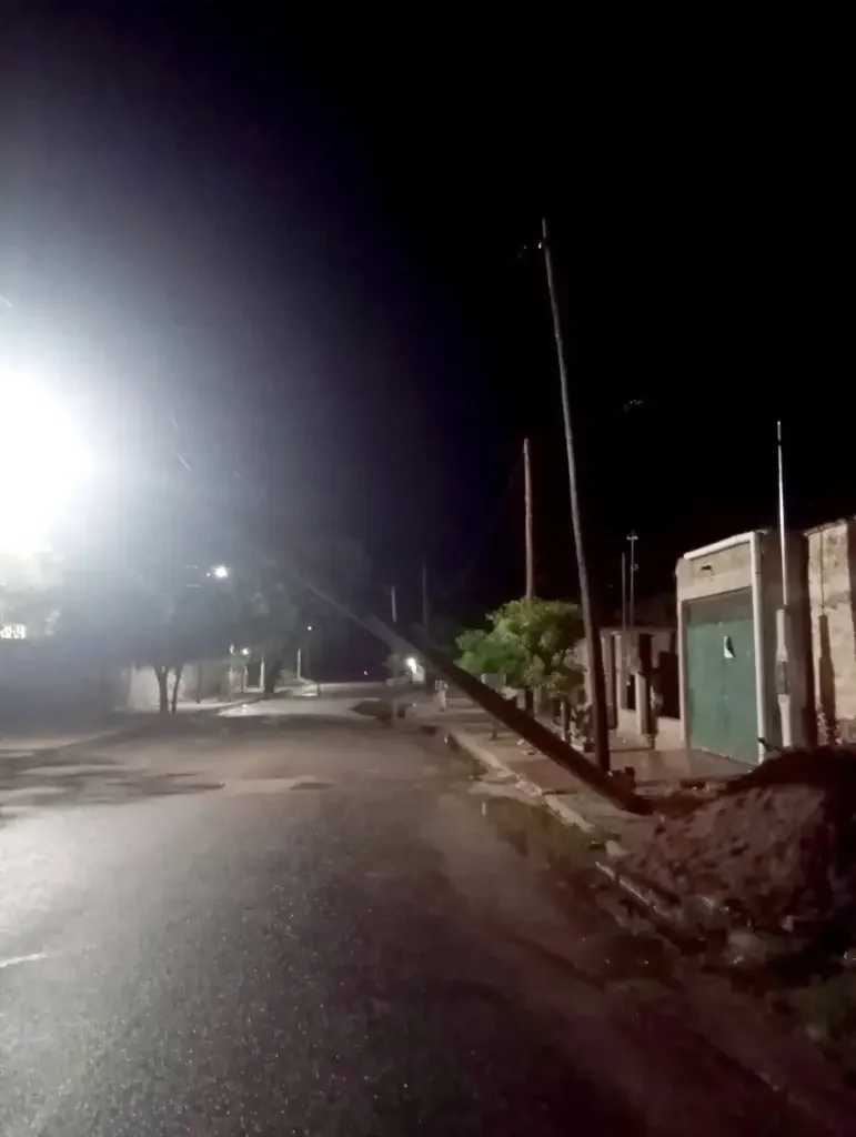 Cortes de luz en Chepes por temporal: equipos de emergencia en alerta