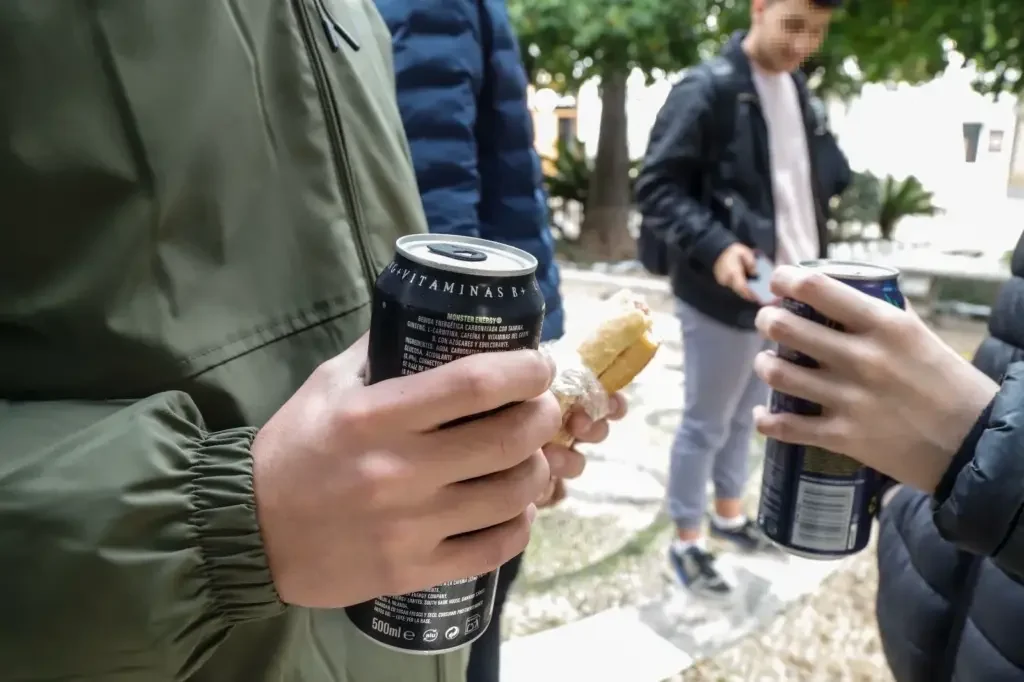 Creciente consumo de alcohol y vapeadores en adolescentes alarma a expertos en La Rioja