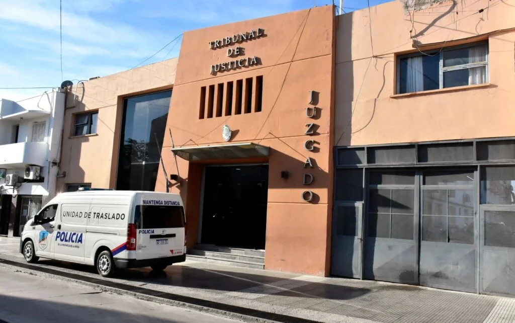 Cynthia E. V. S. enfrentará juicio por retención irregular de vehículos en La Rioja
