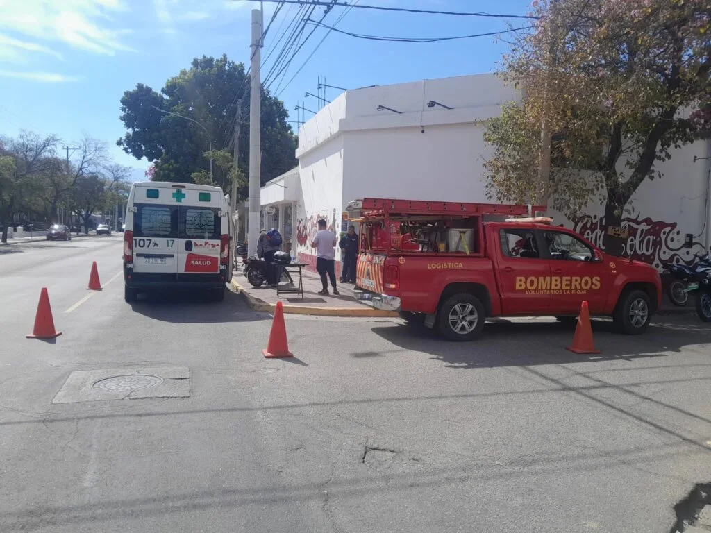 Derrape de motocicleta en Av. Perón: un niño de 6 años resulta herido