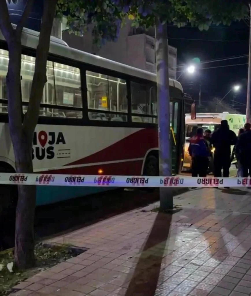 Descompensación en La Rioja capital: un fallecido en colectivo de Rioja Bus