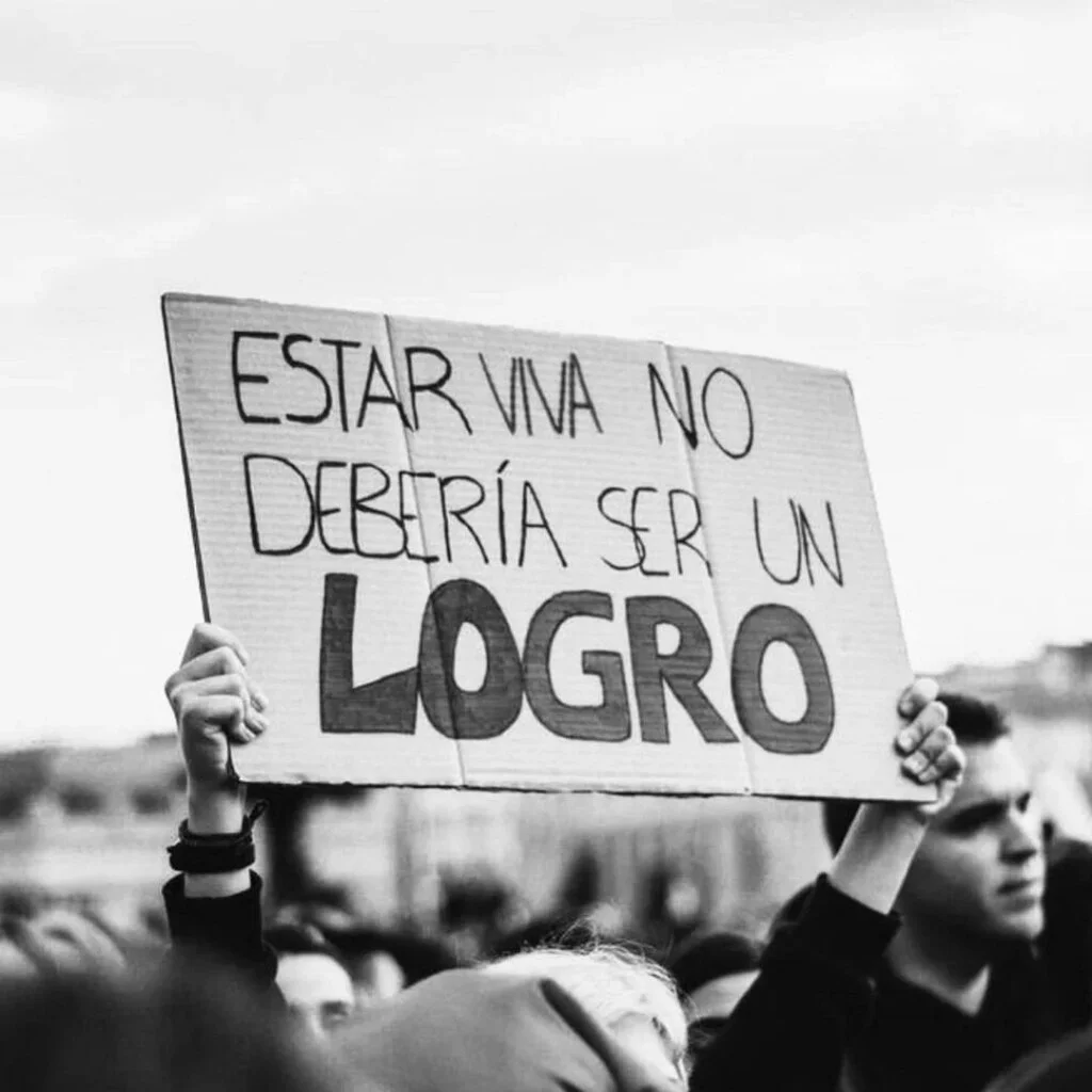 Detenido tras arrojar a su pareja desde un primer piso en 88 Viviendas