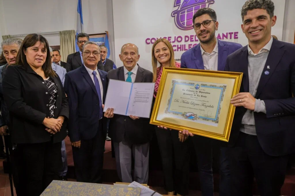 Diputados rinden homenaje a Lázaro Fonzalida en una sesión especial este jueves