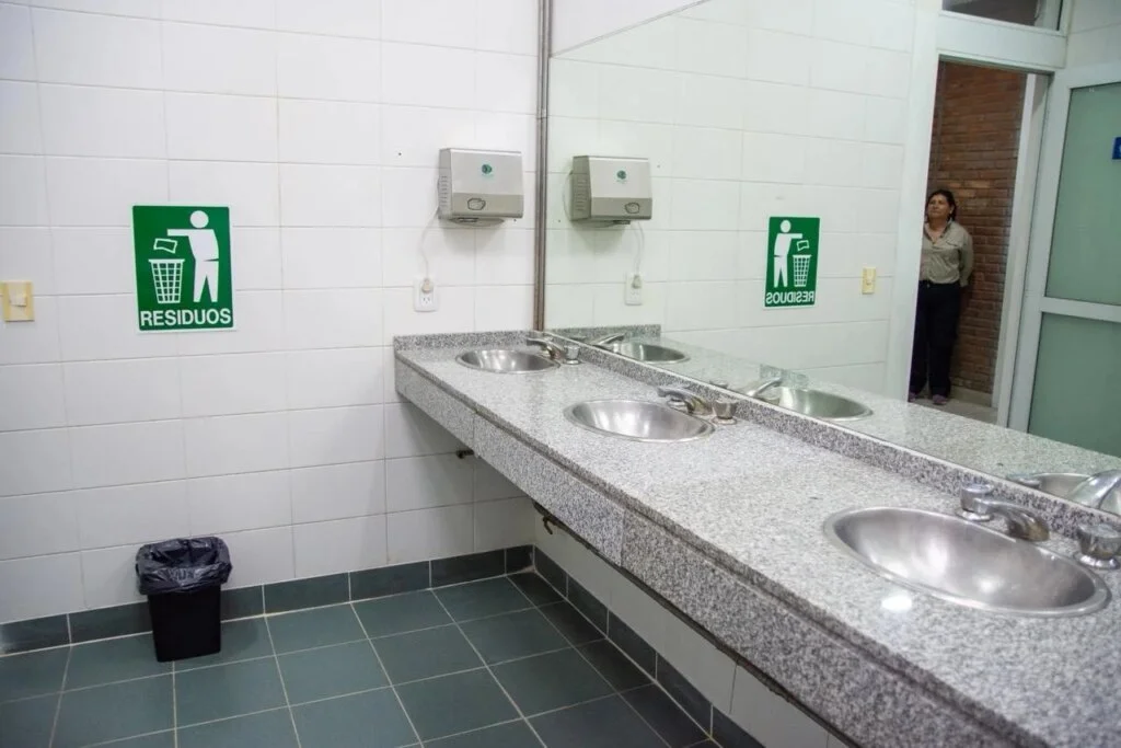 El Colegio San Martín estrena modernos baños tras una significativa refacción