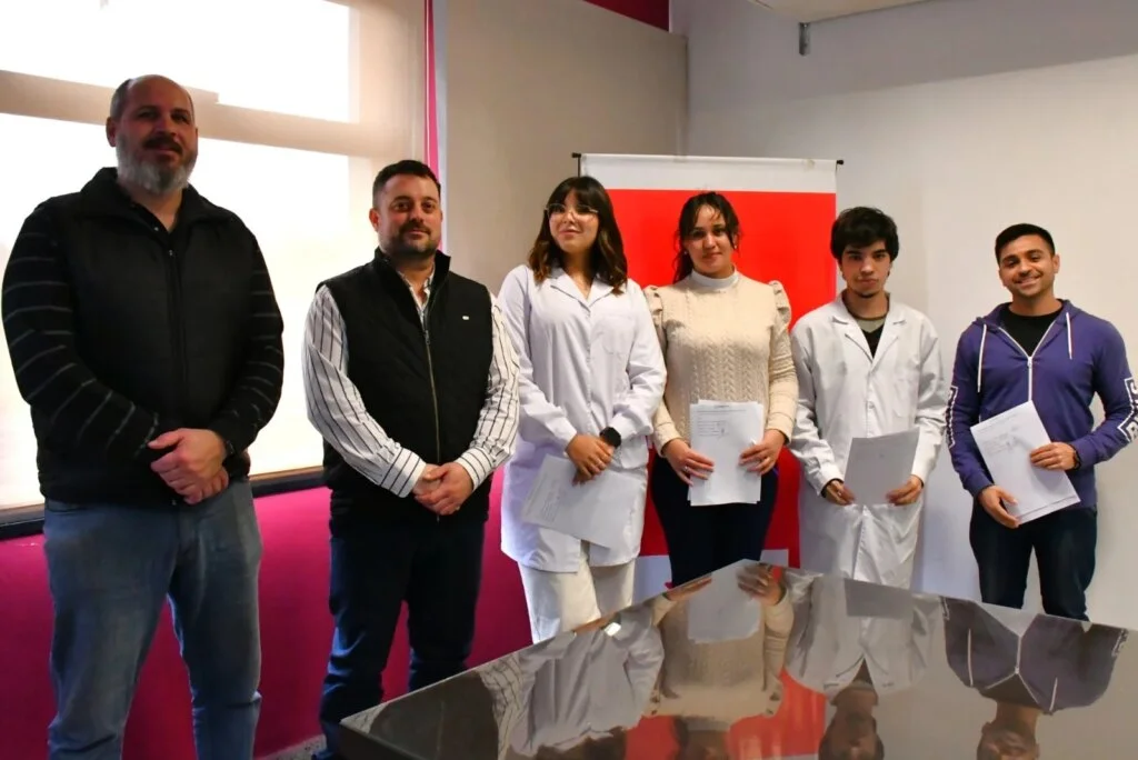 Estudiantes de la UNLaR destacan en prácticas en el Instituto de Servicios Ambientales