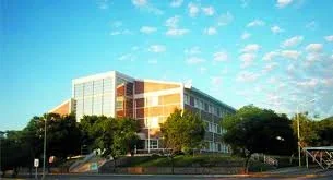 Estudiantes y docentes de La Rioja se unen al paro por mejoras salariales