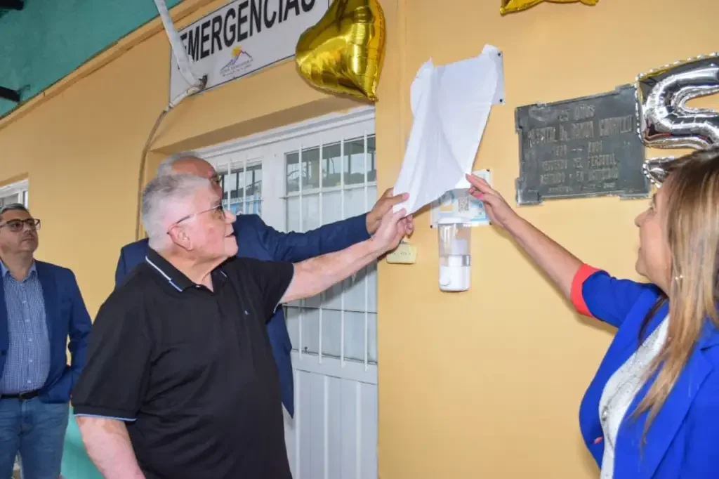 Famatina conmemora 50 años de atención médica y homenajea a su equipo de trabajo