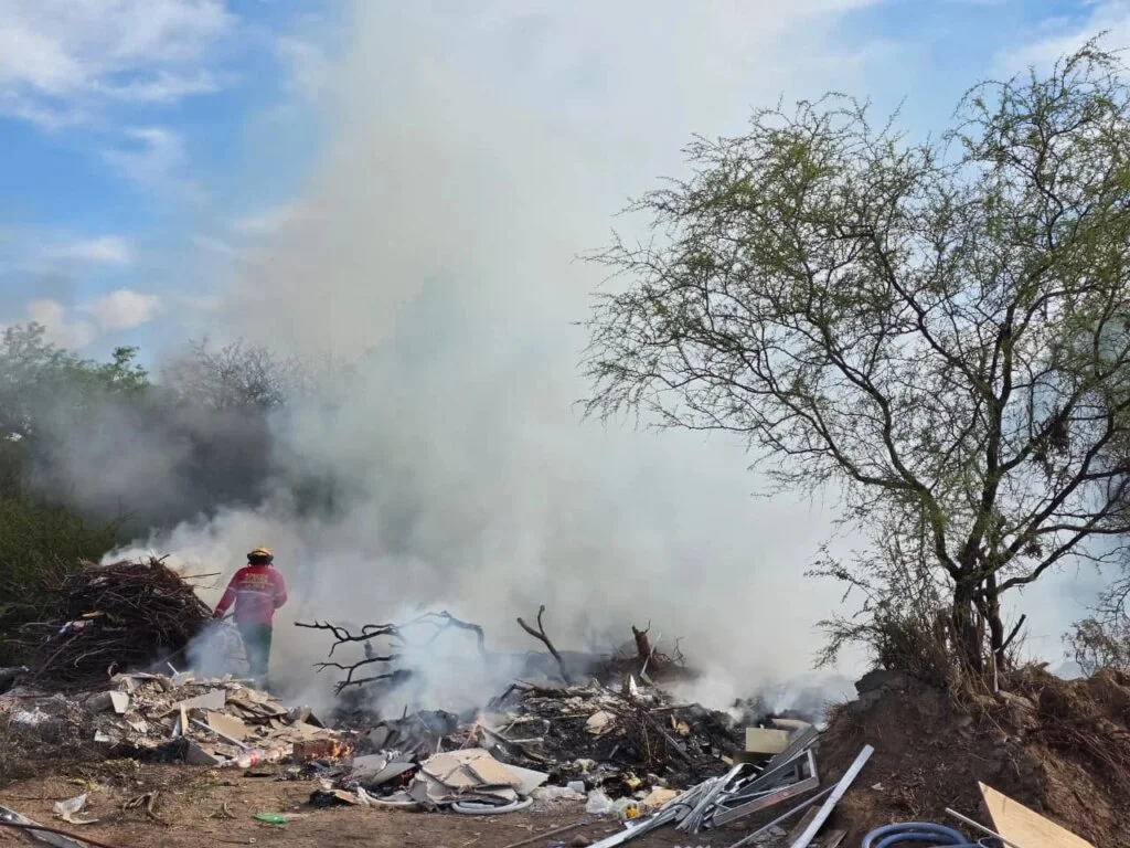 Incendio en Bianchi Limanchi: Bomberos logran sofocar las llamas en la zona