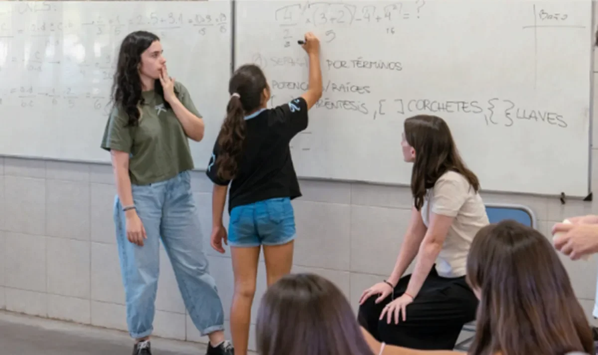 Iniciativa para docentes busca cerrar la brecha de género en tecnología en el país