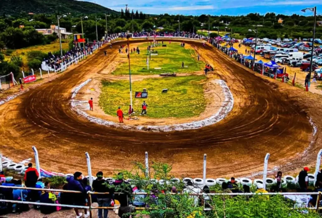 La Agrupación Riojana anuncia emocionantes novedades para la segunda fecha en el "Óvalo de la Quebrada