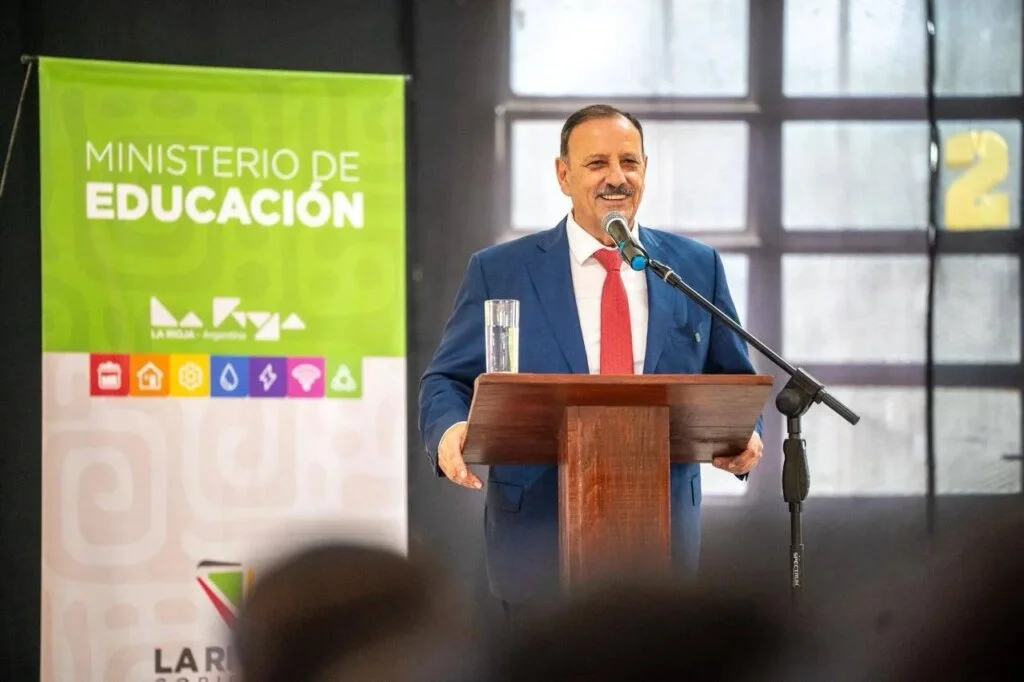 La educación en La Rioja se potencia con la entrega de 630 tablets a escuelas