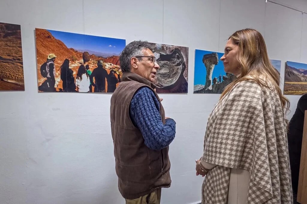 La muestra "El Valle del Bermejo" de Luis Lobos llega a la Legislatura de La Rioja