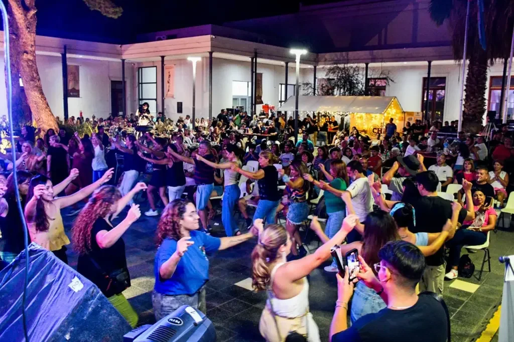 La Peña Oficial de la Chaya: un encuentro cultural que promete atraer a miles este jueves