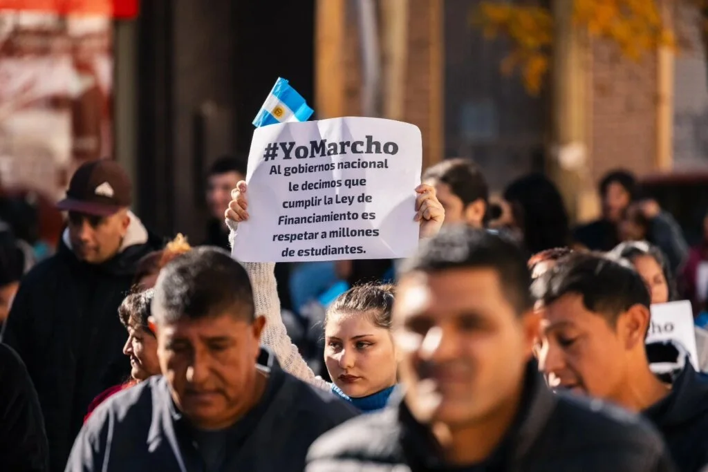 La Rioja se moviliza: masiva marcha por la defensa de la educación pública y su financiamiento
