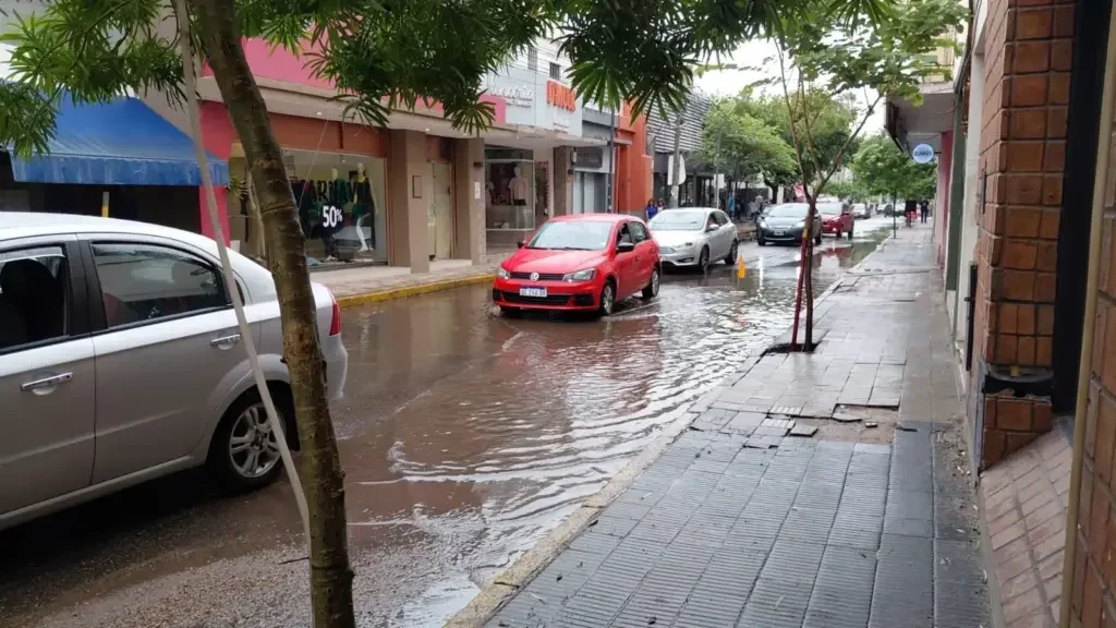 Lluvias intensas en La Rioja capital: más de 15 milímetros sin incidentes reportados