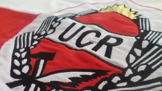 Marcha de la UCR en defensa de la educación pública y la autonomía universitaria en La Rioja
