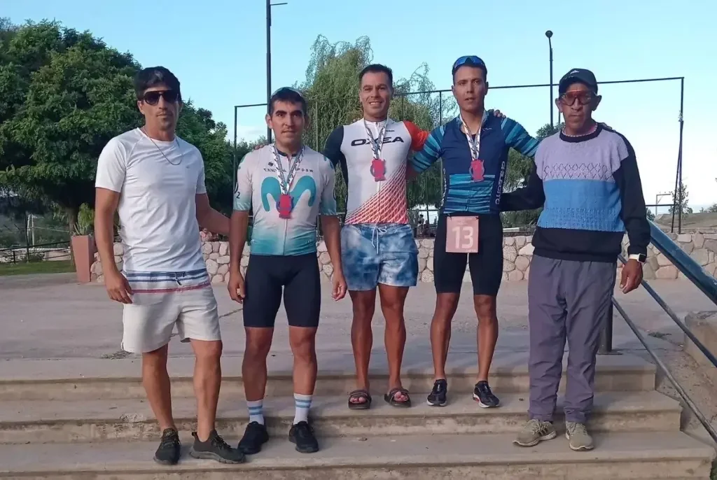 Mauricio Molina se consagra en el Duatlón "Semana de Sañogasta" ante Jorge Cerón